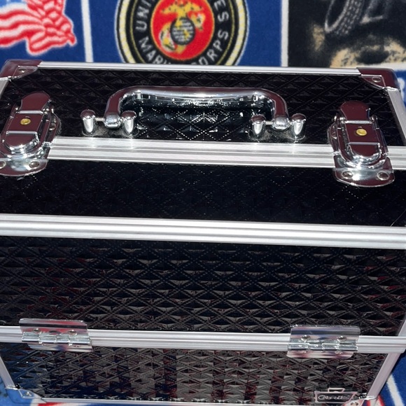 CABOODLES COSMETIC MAKEUP TRAIN CASE WITH MIRROR - Picture 3 of 10